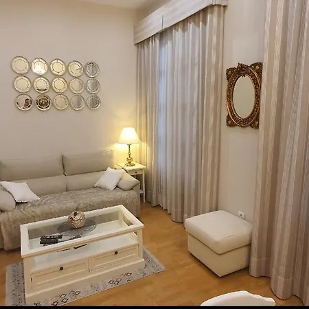 Cozy Luxury Apartments*****. The Center Apartment